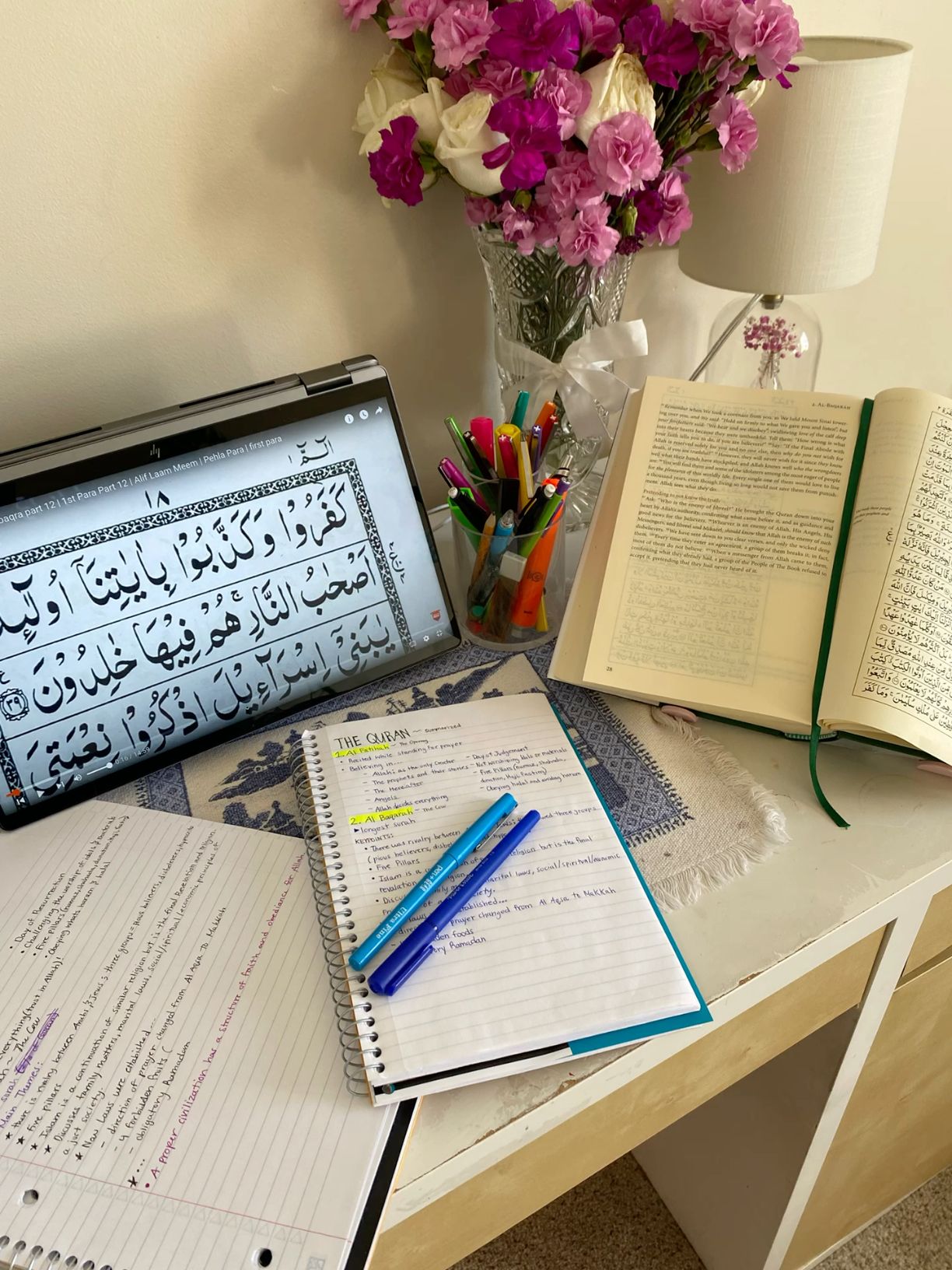 Profitez de trois conférences spirituelles pendant le Ramadan sur l'éducation des enfants dans le Coran, la mémorisation du Coran malgré les études de santé et le travail de nuit, et enfin ceux qui se désavoueront de nous le jour du Jugement.