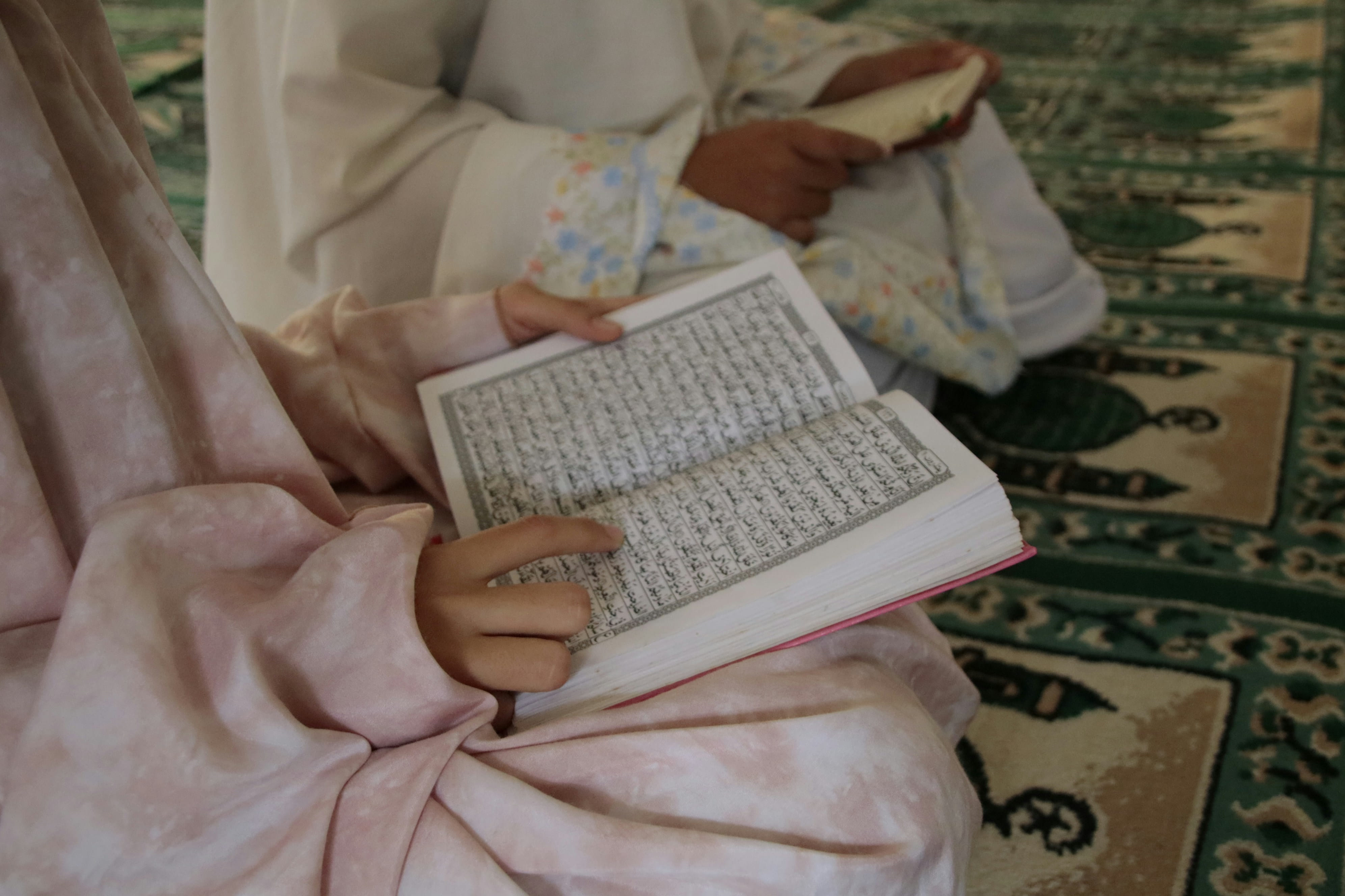 Ce cours vous propose d’étudier les mutachabihaat du Juzz ‘Amma ou de la sourate Al-Baqarah en séances interactives, avec présentation des passages suivie d’interrogations orales.